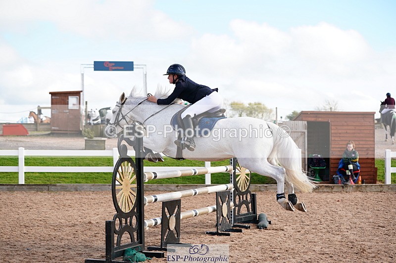 241027A-124426-02737 - SUN Cls 7 Pony Foxhunter and 1.10m Open