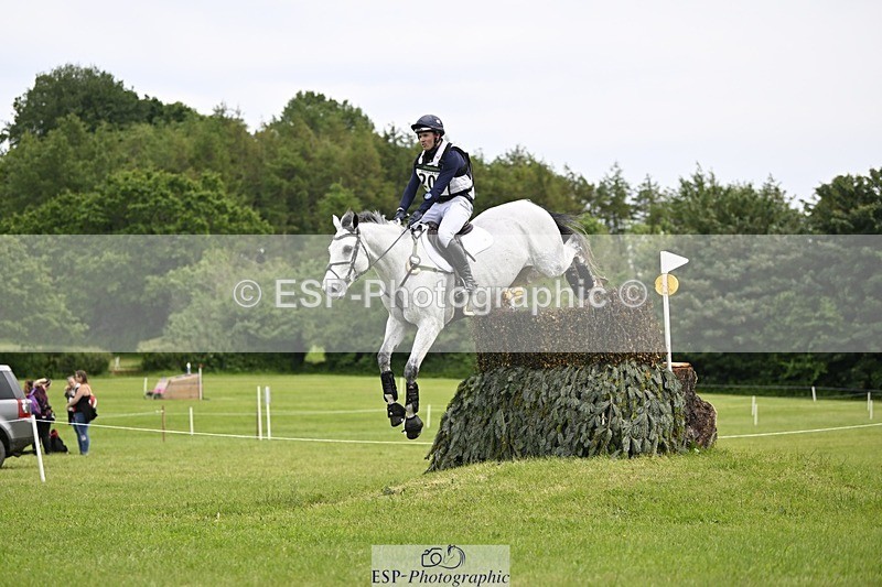 240525-145536-16615 - 207-IE_MR_MCGREGOR-Will_Furlong