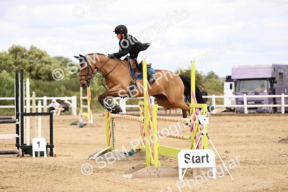 SBM_000414 - Class 4 - 1m showjumping