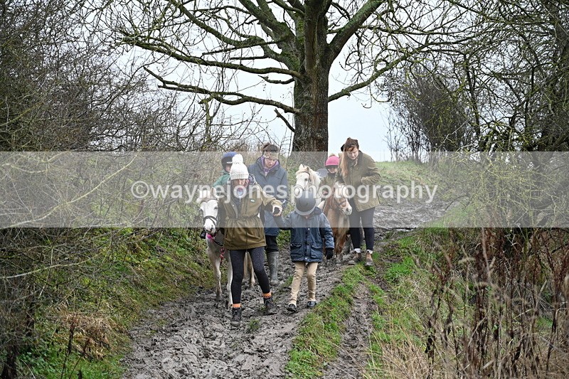 WJ7_9578 - Walk out..