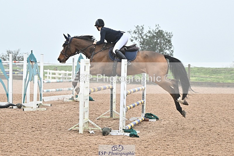 241103A-110809-06905 - SUN Cls 18 British Novice and 90cm Open