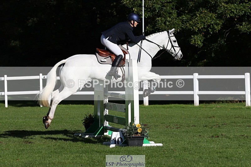 231022-105628-24853 - 651-RATHNAGREW.GREY.TEX-Nicola.Horsley-gubbins-TrotUp+SJ