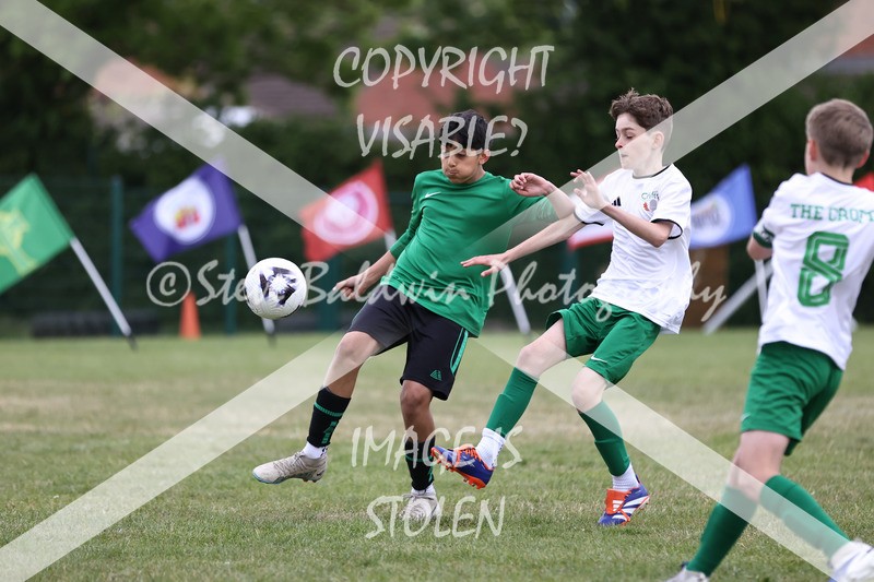 1DX32495 - The Croft V Tregoze