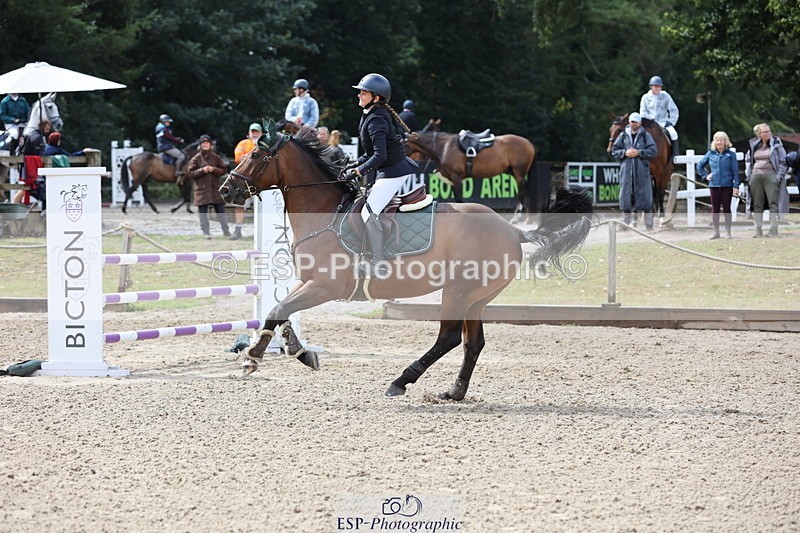 250831A-133434-10322 - Cls 42 Snr 1m Grand Prix