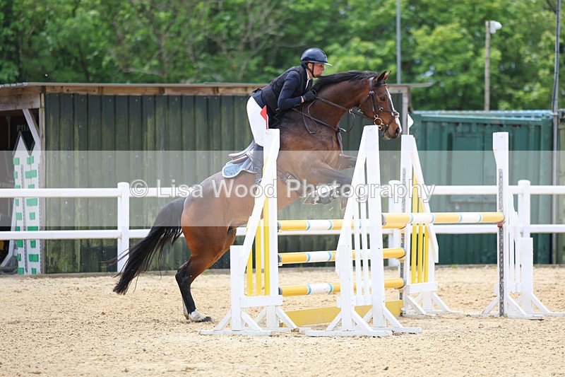 3E7A9463 - Class 8: Senior Newcomers/1.10m open