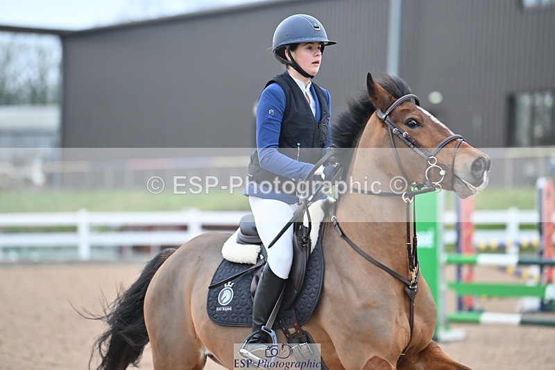 240128A-122946-00877 - Cls 4 Pony Newcomers and 1m Open