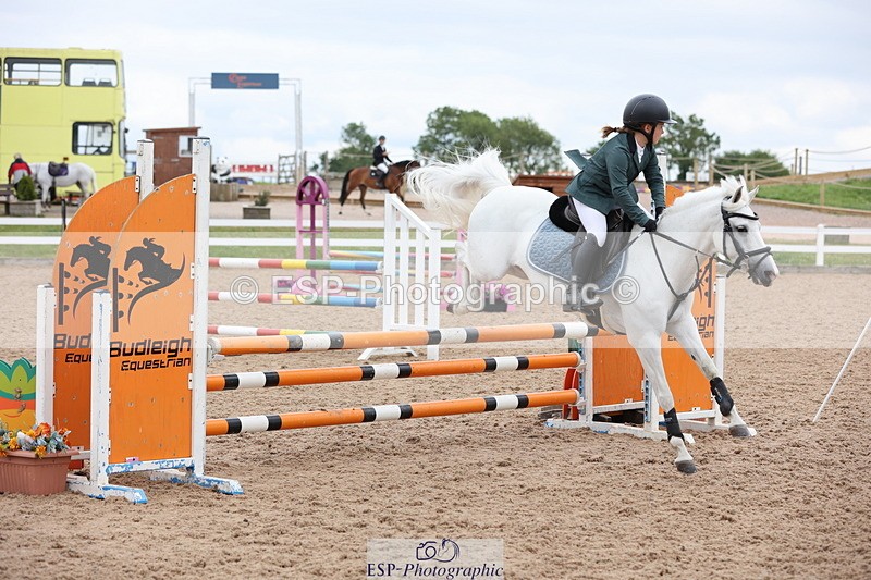 240630A-180237-16271 - Cls 28 Stepping Stones 128cm + 138cm