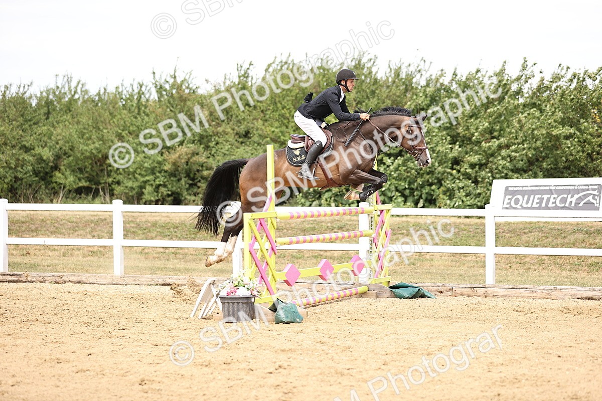 SBM_010596 - Class 9 - Senior Foxhunter - 1.20m Open