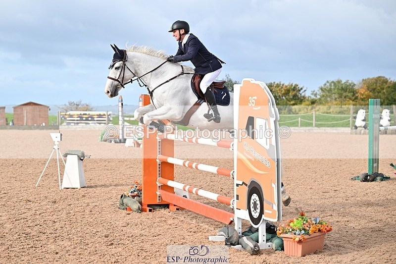 251005-101506-02705 - Cls 15 Foxhunter and 1.20m