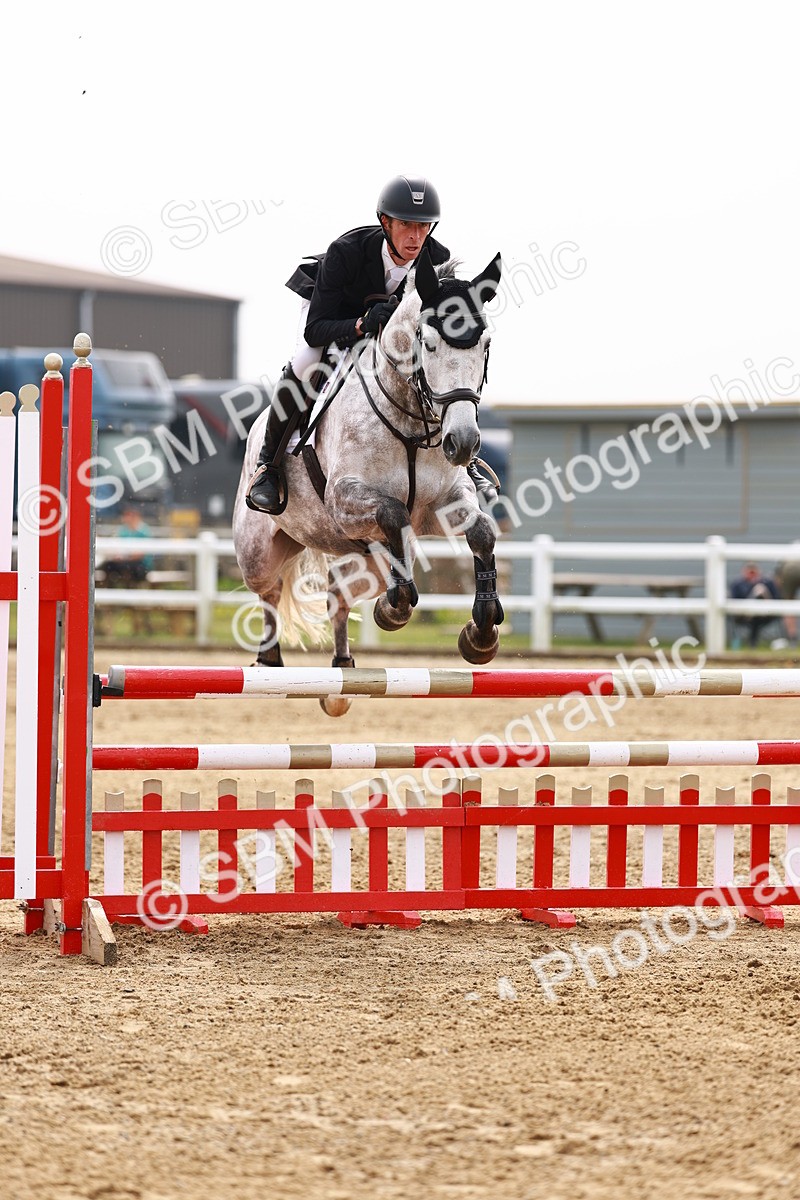  - Class 17 - Senior 1.05m