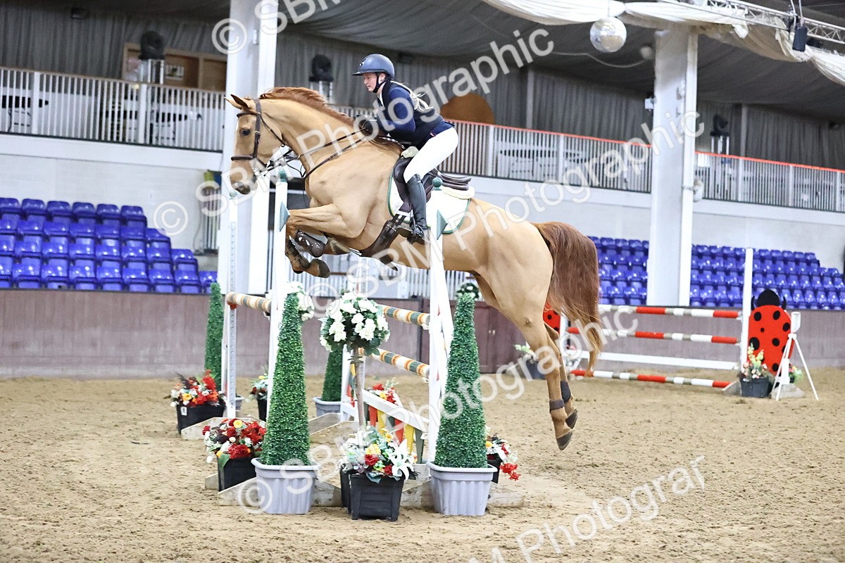 SBM_010172 - Class 25 - Equestrian Senior Foxhunter 1.20m