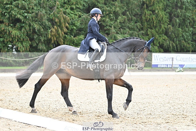 231019-112703-02137 - 108-BELGRAVE.IRENA-Lizzie.Scholefield-DR