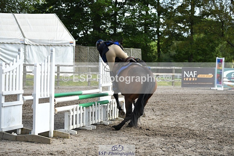 230512-100345-00452 - Cls 10 Snr 85cm Schooling