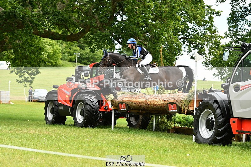 250525A-124629-16712 - D-452-Tiana.Coudray-COEUR.DE.L.ESPRIT.Z