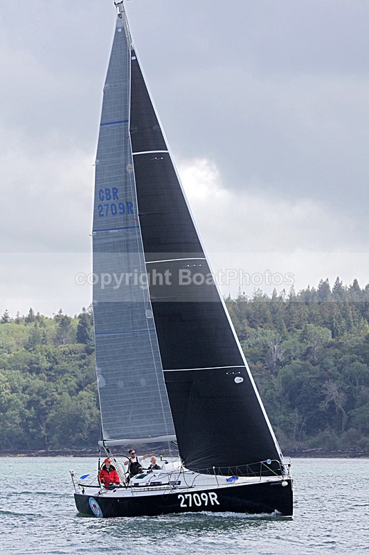 210703 JUMPING JELLYFISH GBR2709R 5T7A0380 - ROUND THE ISLAND RACE 2021