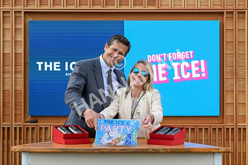 130626-Race 6-Point Of Contact-2369 - Race 6 16.50pm Ice Co Supporting Macmillan Handicap