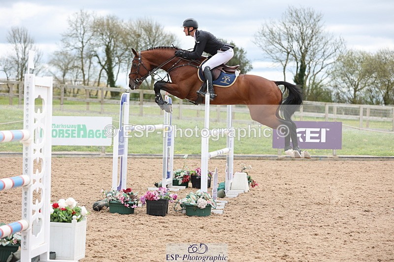 240419A-122327-07195 - Cls 6, 2 Star Medium Tour 1.35m