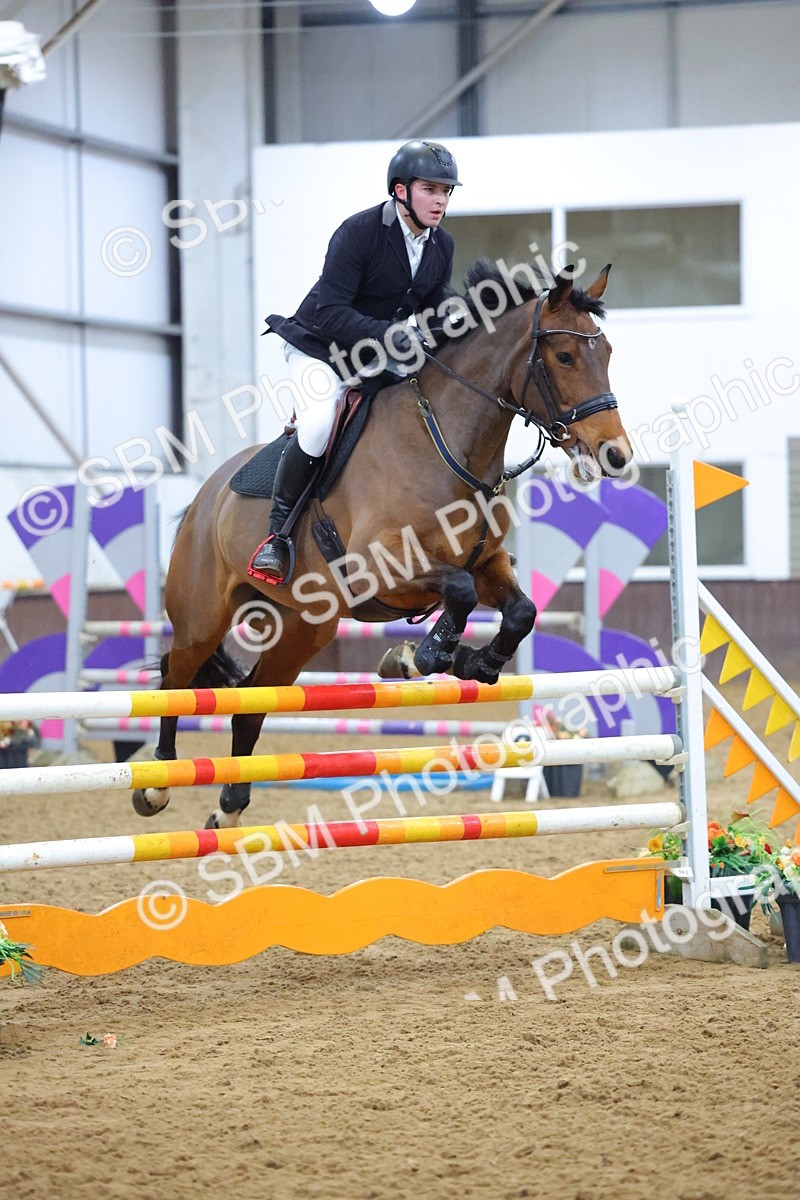 1I0A4910 - Class 9 - Senior Newcomers/ 1.10m Open