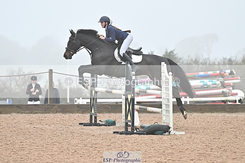 241103A-112217-07016 - SUN Cls 18 British Novice and 90cm Open