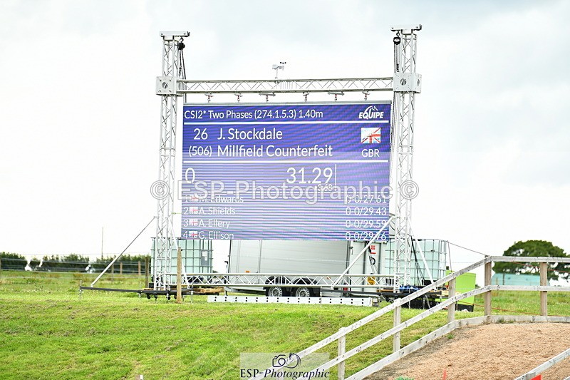 230720A-153515-03941 - Cls 9, 2 Star Big 1.40m Start to break