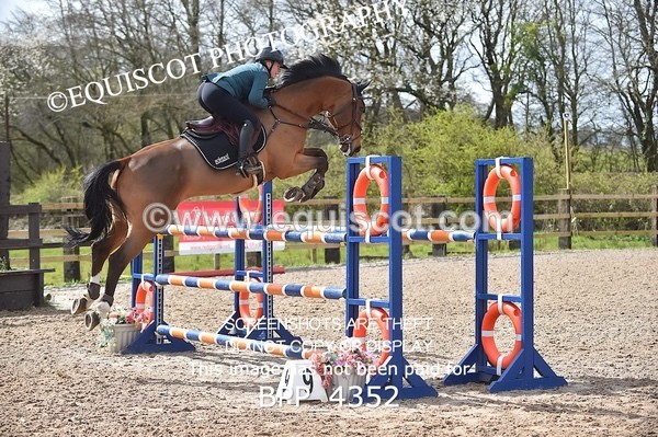 BPP_4352 - CLASS 10 RHS Foxhunter Championship Qualifier