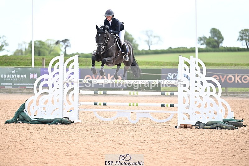 260513B-150108-01200 - Cls 6 Snr Fox and 1.20m Open