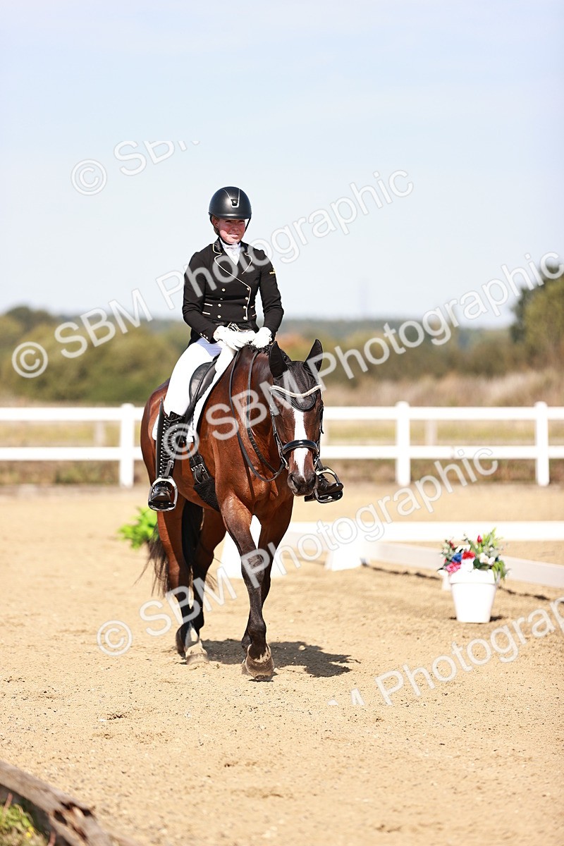 SBM_004406 - Class 12 - Novice 5 - 10.31-11.41