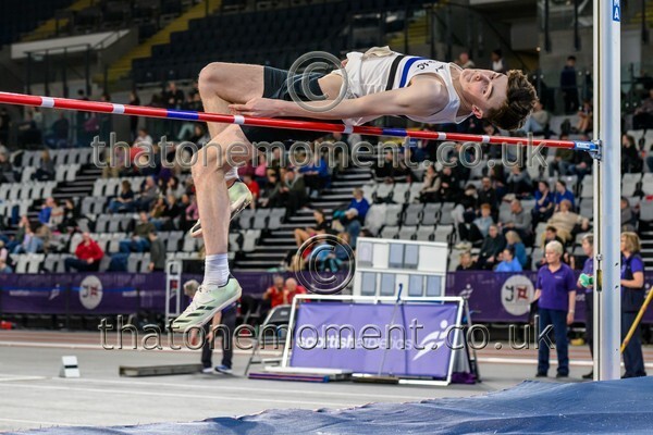 SeniorInd25-919582 - Field Male