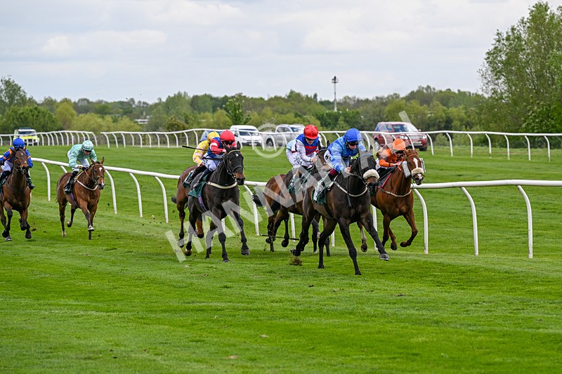 110526-Race 1-Filey Beach-0275 - Race 1 2.30pm Racing Welfare Reminiscence Day Apprentice Handicap