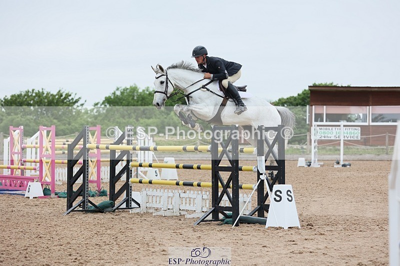 250524-130927-04932 - Cls 15 Snr Fox 1st Rnd