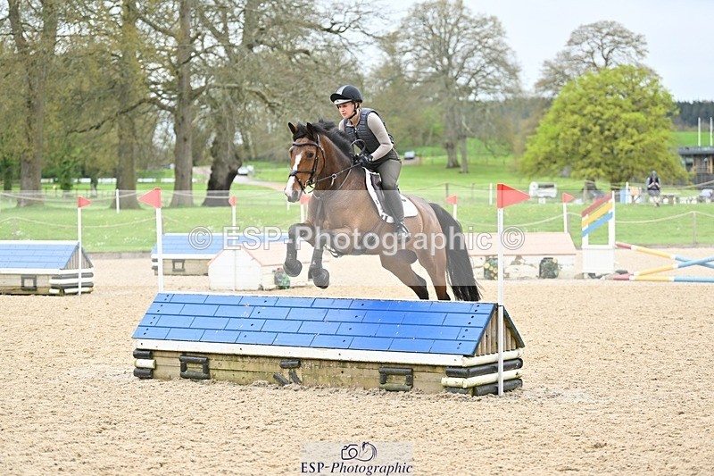 240411-121122-01207 - Group 4 XC