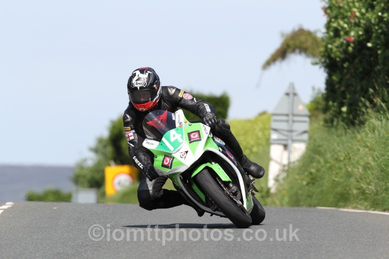 John Barton Kawasaki / Marks Bloom Racing / Wemoto - Bikenation Lightweight TT