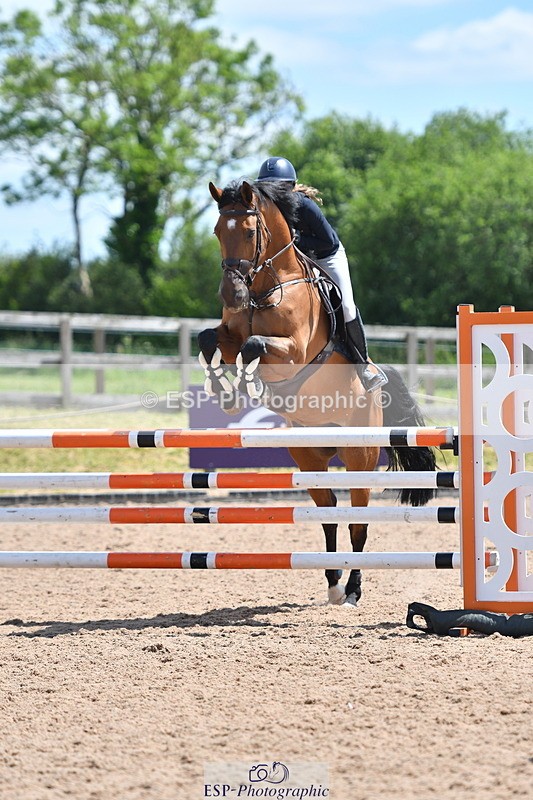 240609A-132419-05627 - Cls 18 Snr Newcomers and 1.10m Open