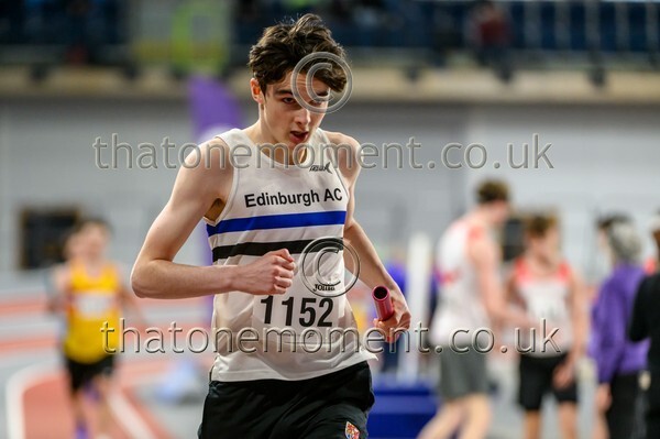 CombiMast25-925475 - Track Male Set One