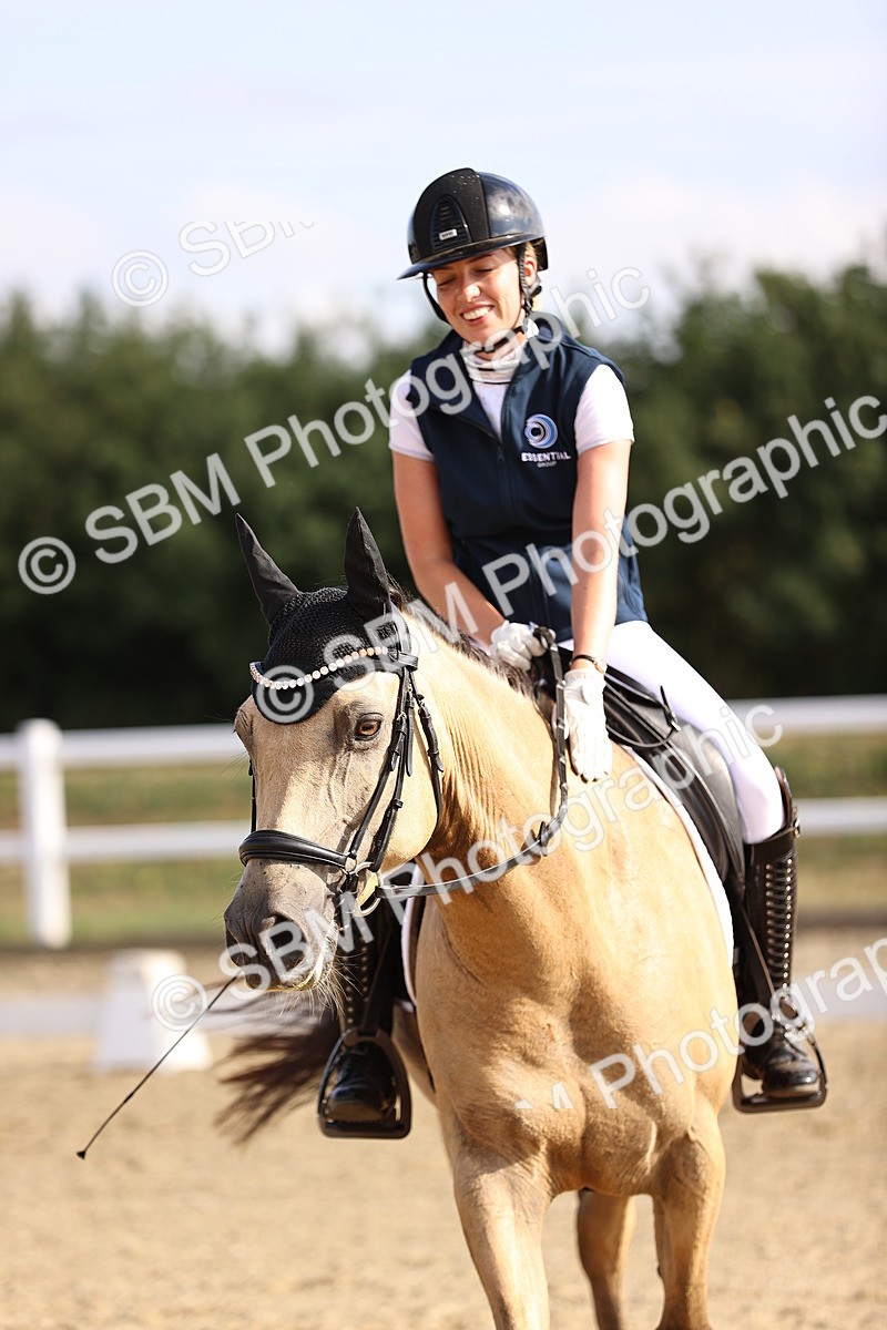 SBM_008556_Novice 5 - 830-933 - Hannah