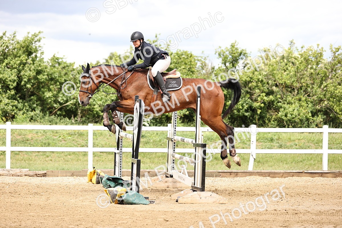 SBM_003100 - Class 11 - Senior Newcomers - 1.10m