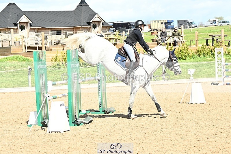 250416-133714-01158 - Cls 4 Newcomers and 1.10m