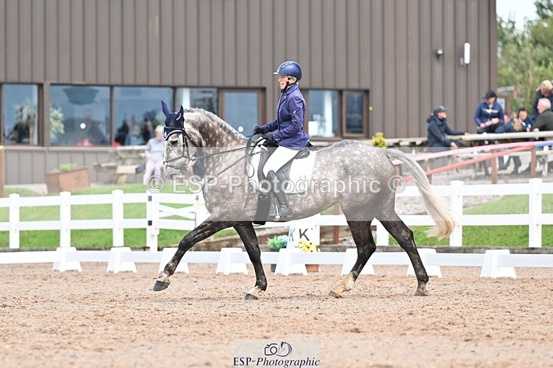 250907-133510-08537 - 008-Caroline.LynchHio.Easter.Rose