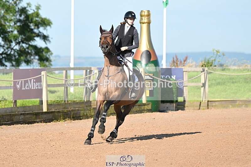 240719A-083213-09329 - Cls 18, 1 Star Gold Tour 1.35m