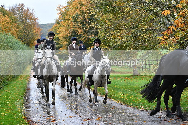 WJ5_6364 - B&B walk back for Hunt Tea !