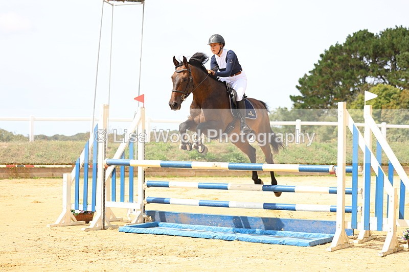3E7A4082 - Class 7: Senior Newcomers/1.10m open