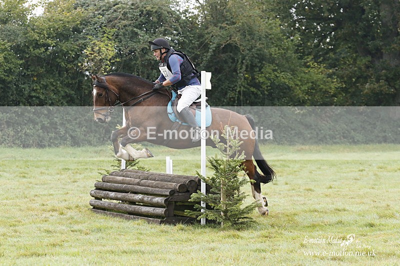 WWHT 171021 0680 - Novice Restricted (0.80m)  17/10/21