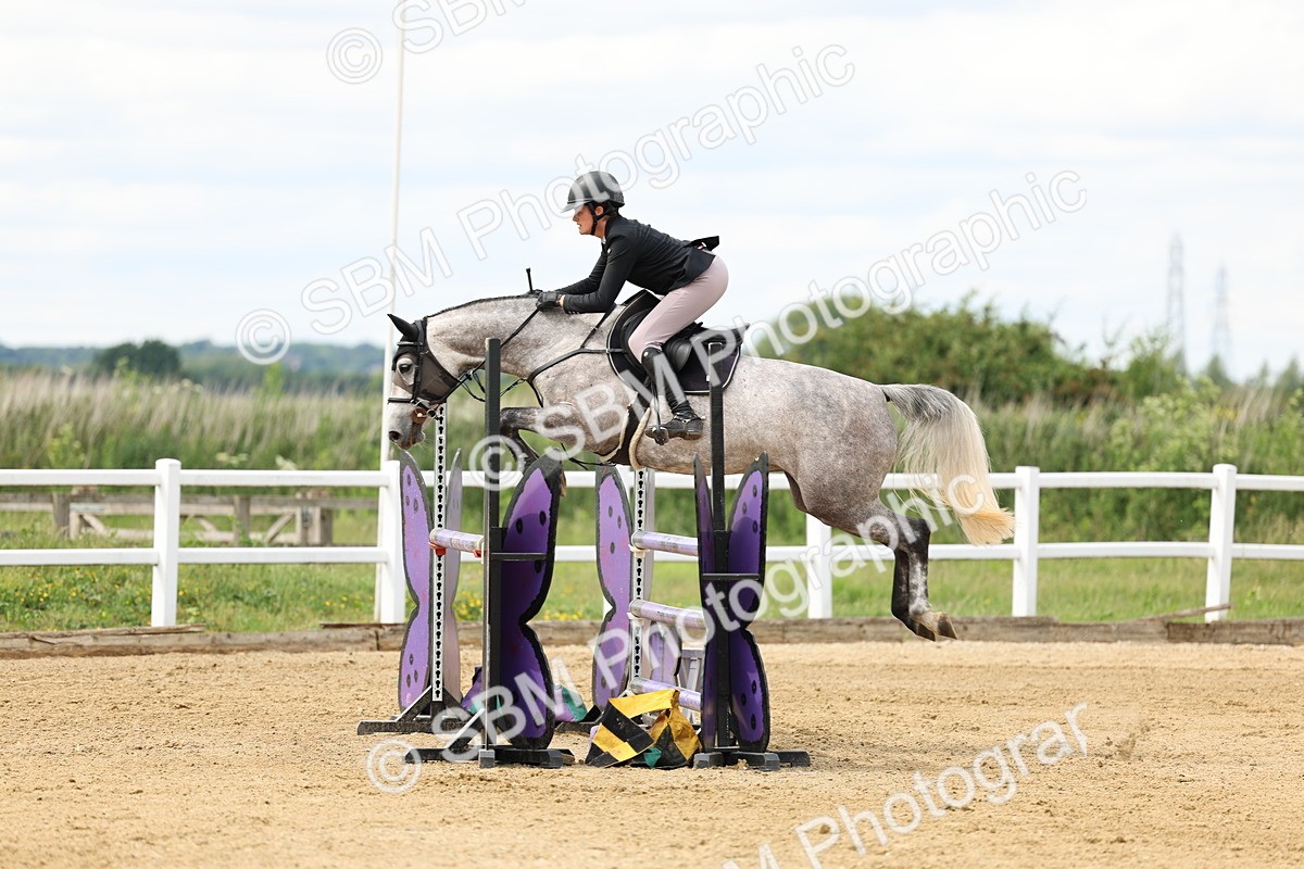 SBM_006183 - Class 19 - Senior Newcomers - 1.10m