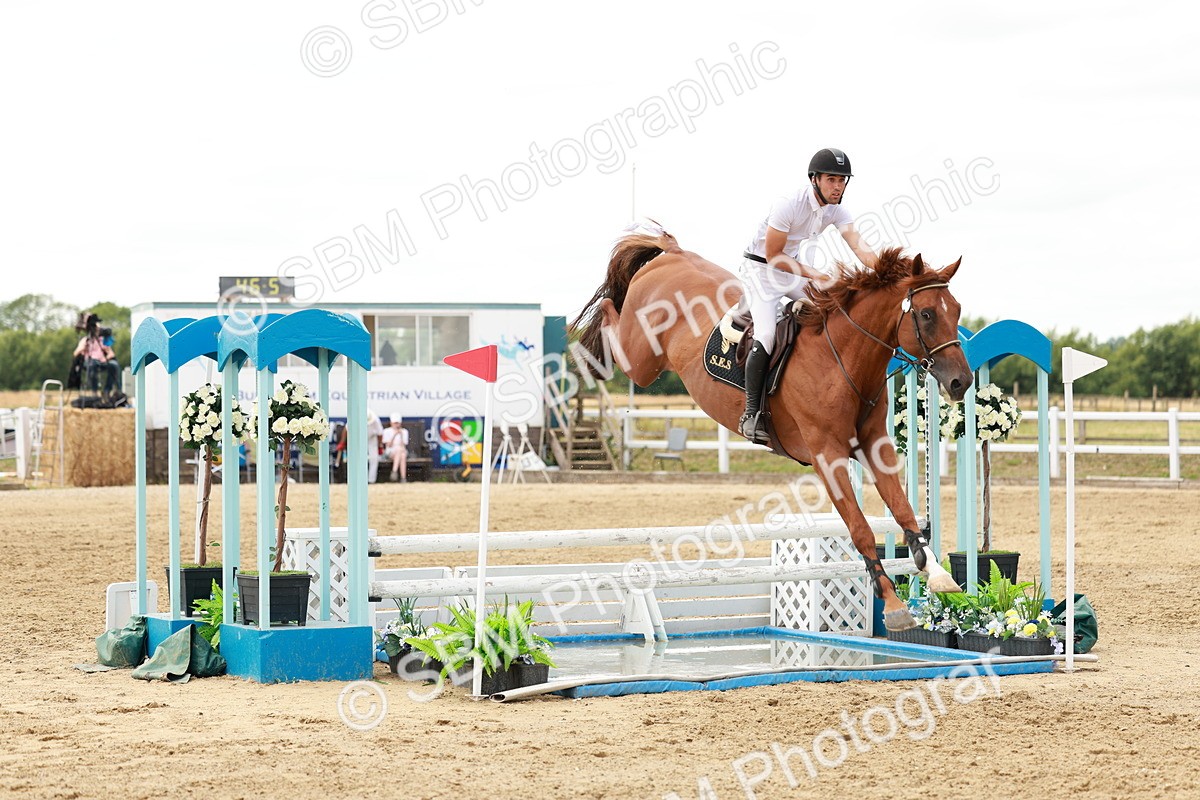 SBM_019087 - Class 21 - Senior Newcomers Championship 2d Rd