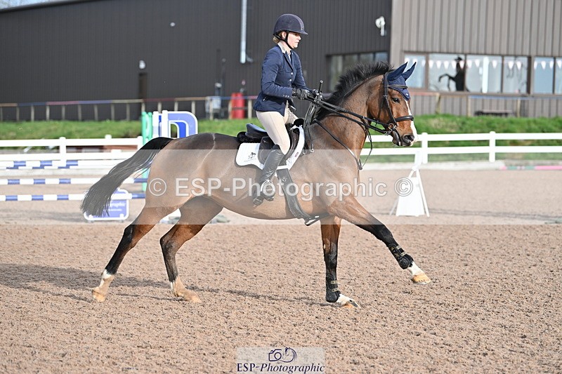 231208A-114841-00565 - Cls 4 Snr 1.05m Open