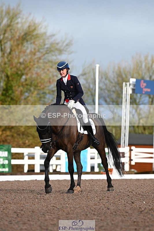 240218A-091058-05042 - 162-Holly.Kerslake-Totil.Platinum