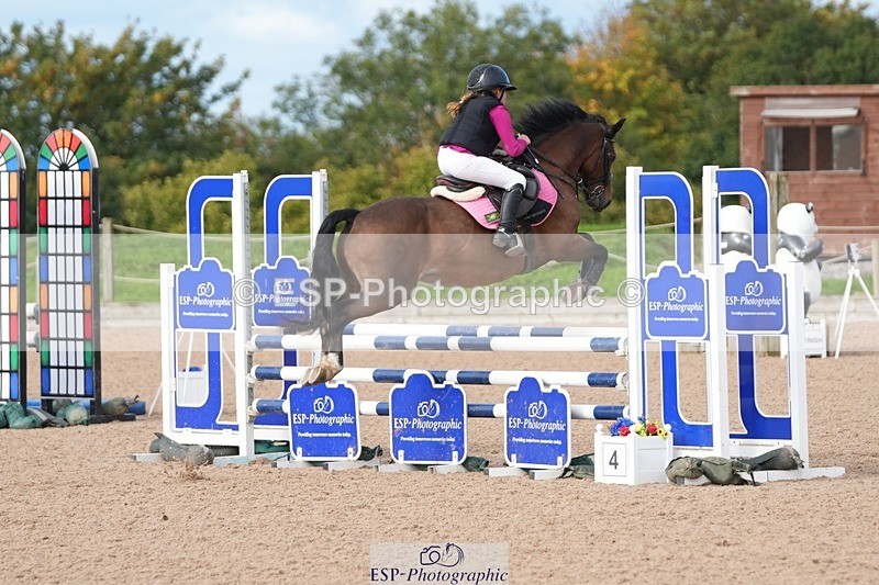 250921-102457-02180 - Cls 4 Pony British Novice and 80cm