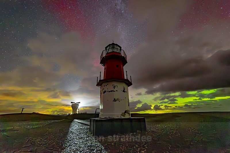 Lighthouses Aurora - Skies of Man