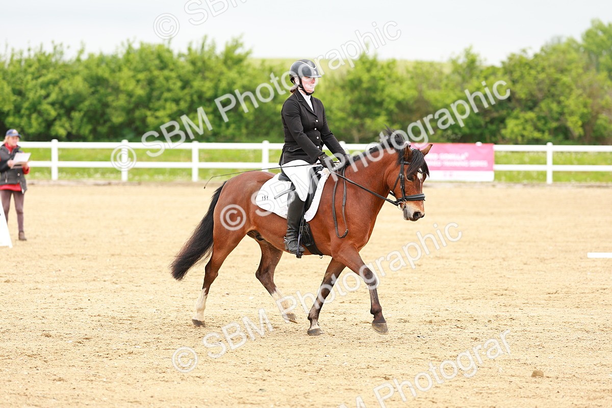 SBM_005254 - Class 16 - Novice 6