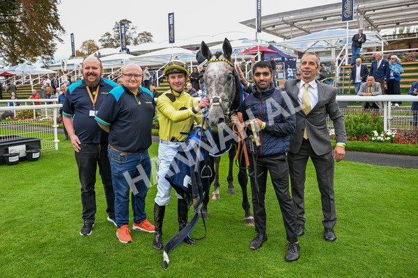 101025-Race 1-Ice Max-0130 - Race 1 William Hill Autumn Mile Handicap at York